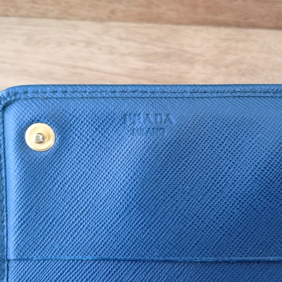 Authentic Prada Navy Saffiano Continental Wallet on Chain - Picture 8 of 9
